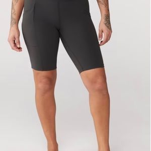 REI Take Your Time yoga shorts with pockets, size small